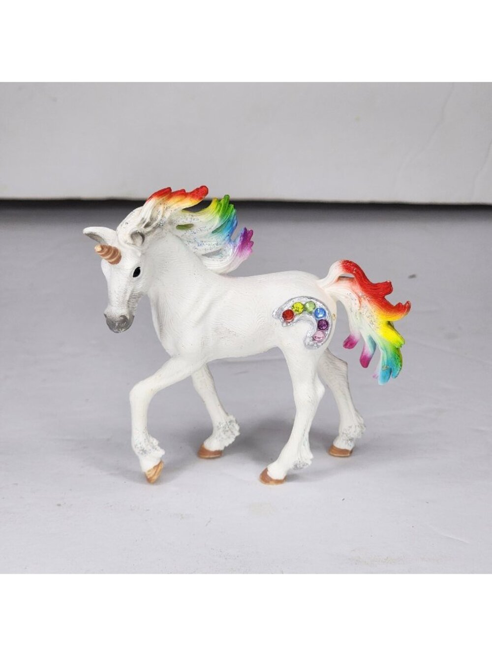 Schleich Bayala Rainbow Unicorn Foal 2015 Horseshoe Gemstones Glitter 70525